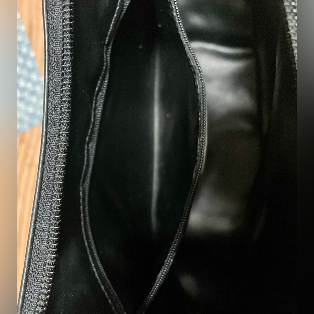 - Saks Fifth Avenue Leather purse. - Picture 16 of 16